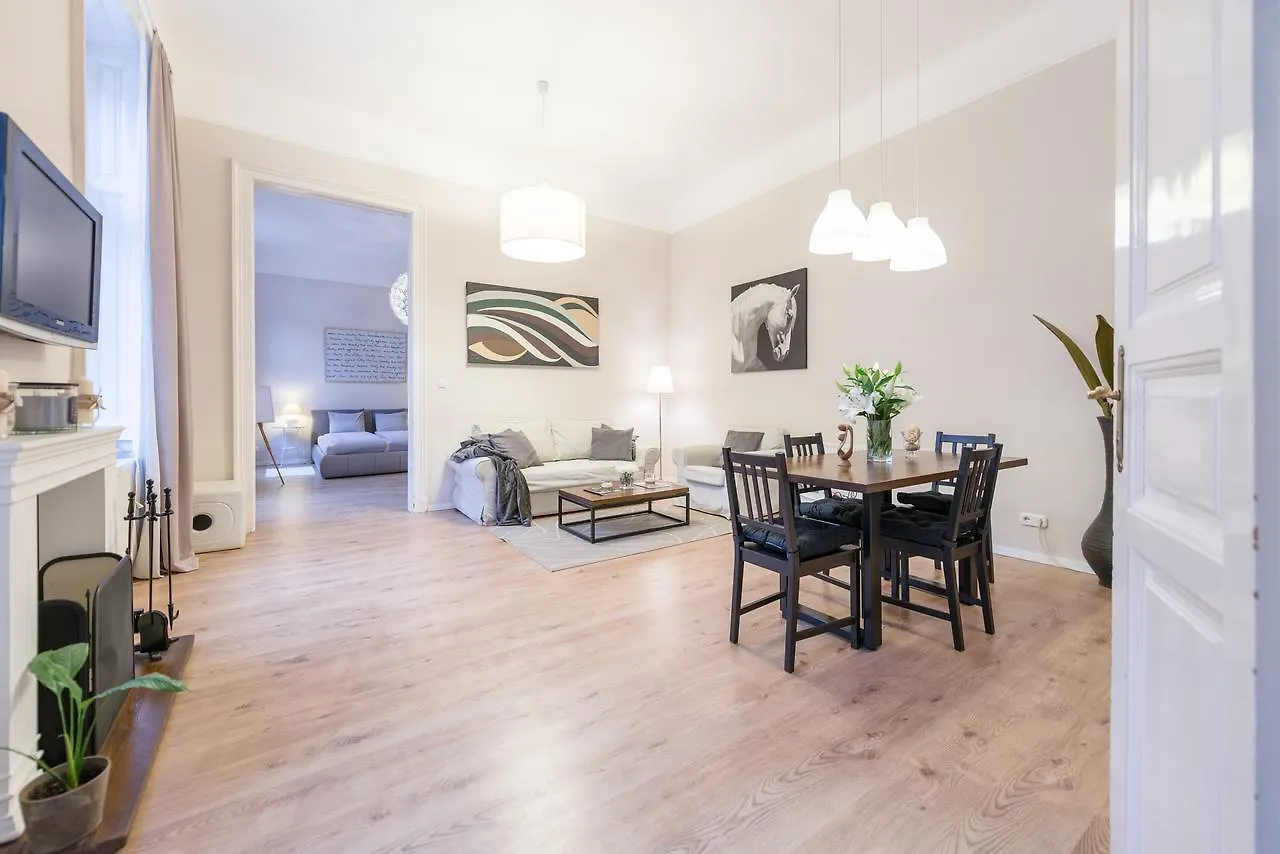 Paulay Apartment بودابست المجر